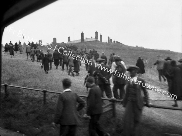 CROWDS AT MAGAZINE FORT  PHOENIX PARK